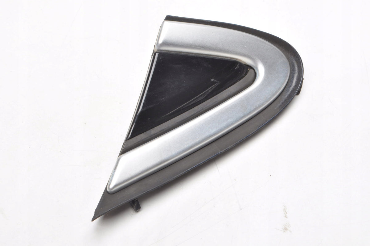 VOLVO V40 II TRIANGLE FENDER GUARD LEFT 31349229