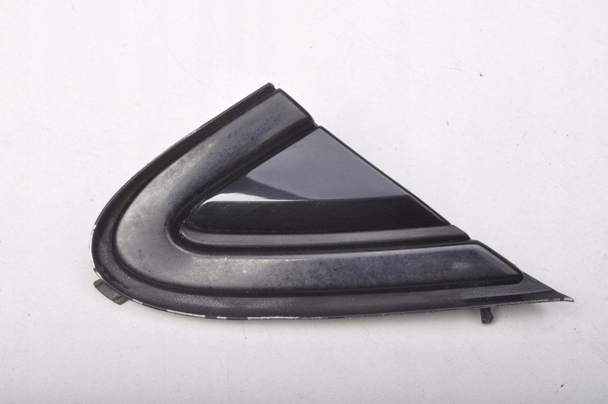 VOLVO V40 II TRIANGLE FENDER GUARD RIGHT 31416474