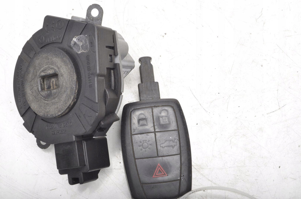 VOLVO V40 V50 C30 KEY IGNITION 30737157