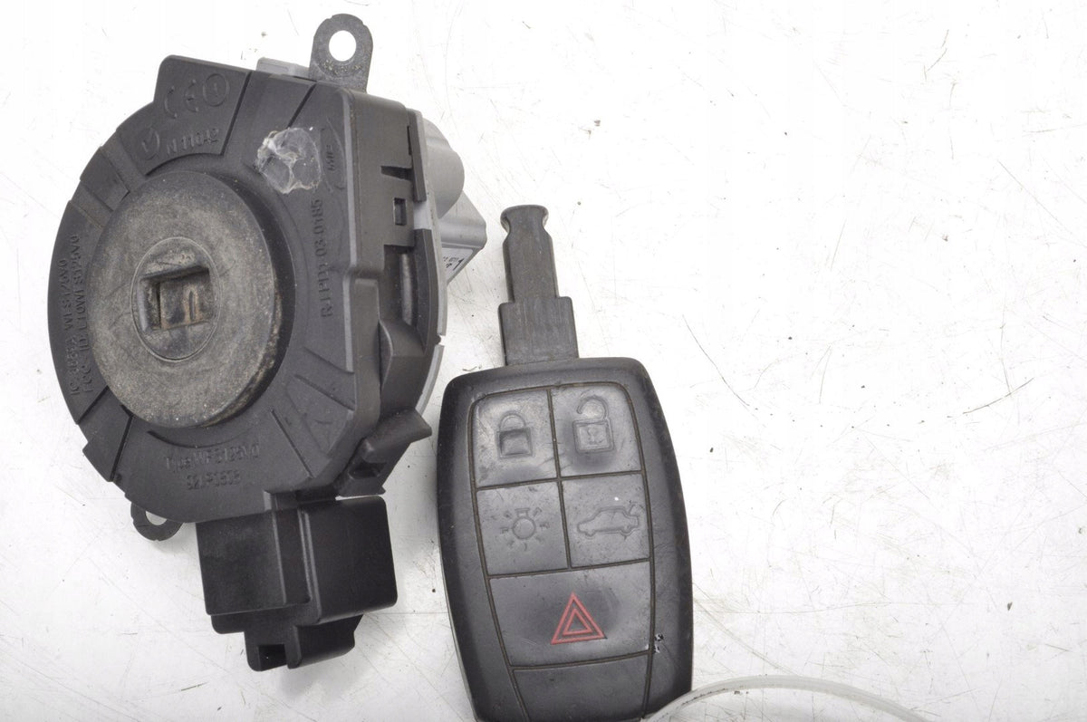 VOLVO V40 V50 C30 KEY IGNITION 30737157