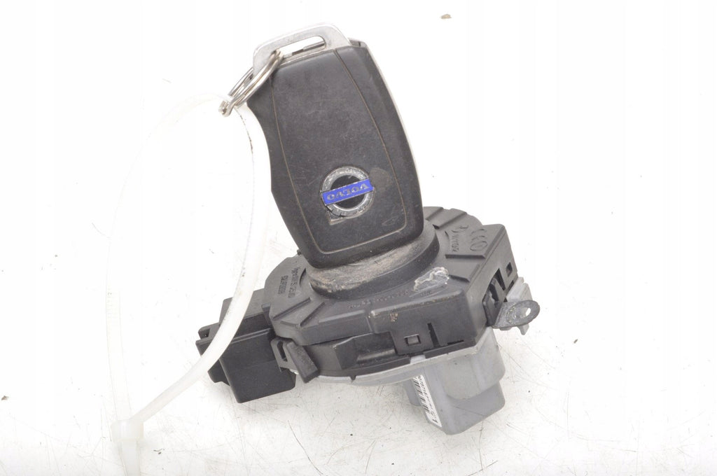 VOLVO V40 V50 C30 KEY IGNITION 30737157
