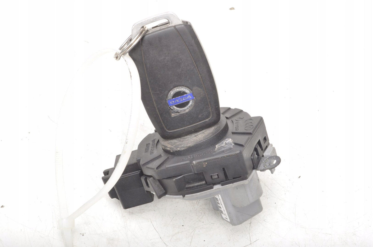 VOLVO V40 V50 C30 KEY IGNITION 30737157