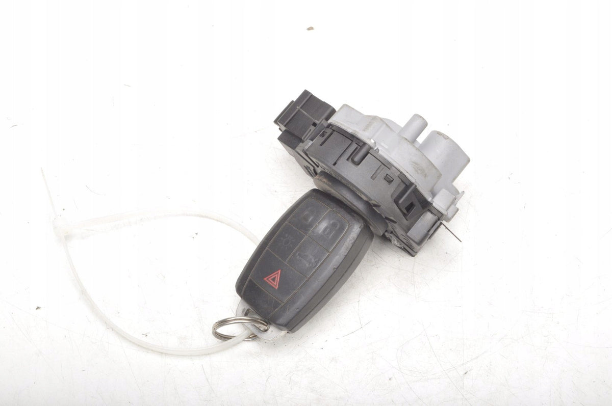 VOLVO V40 V50 C30 KEY IGNITION 30737157