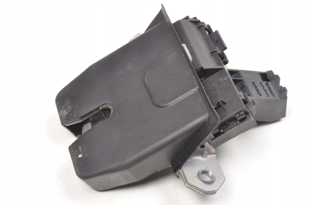VOLVO V50 TAILGATE LOCK 31335047