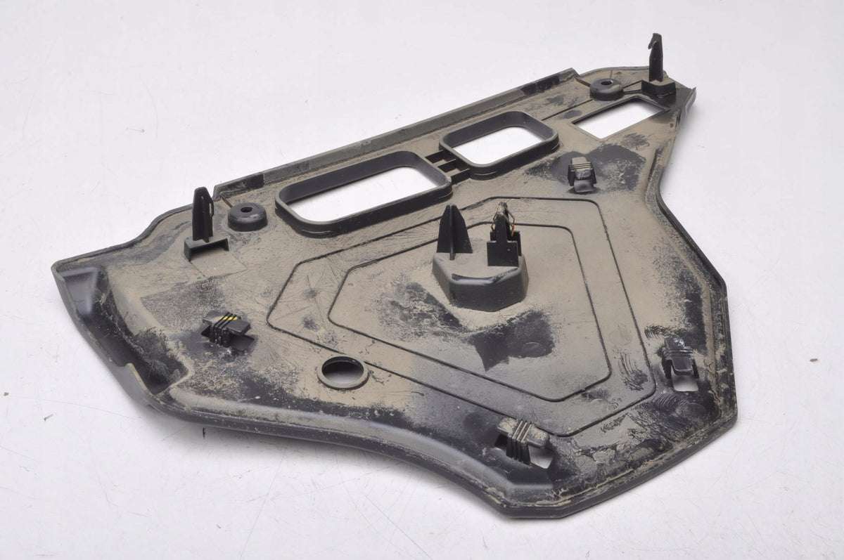 VOLVO V60 II COVER PLASTIC 32277408