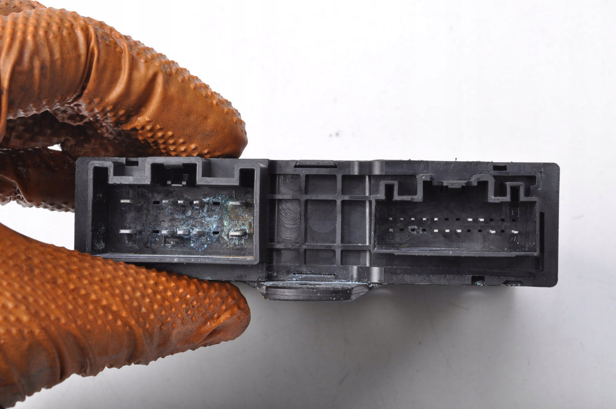 VOLVO V60 II FLAP CONTROLLER MODULE 32256098