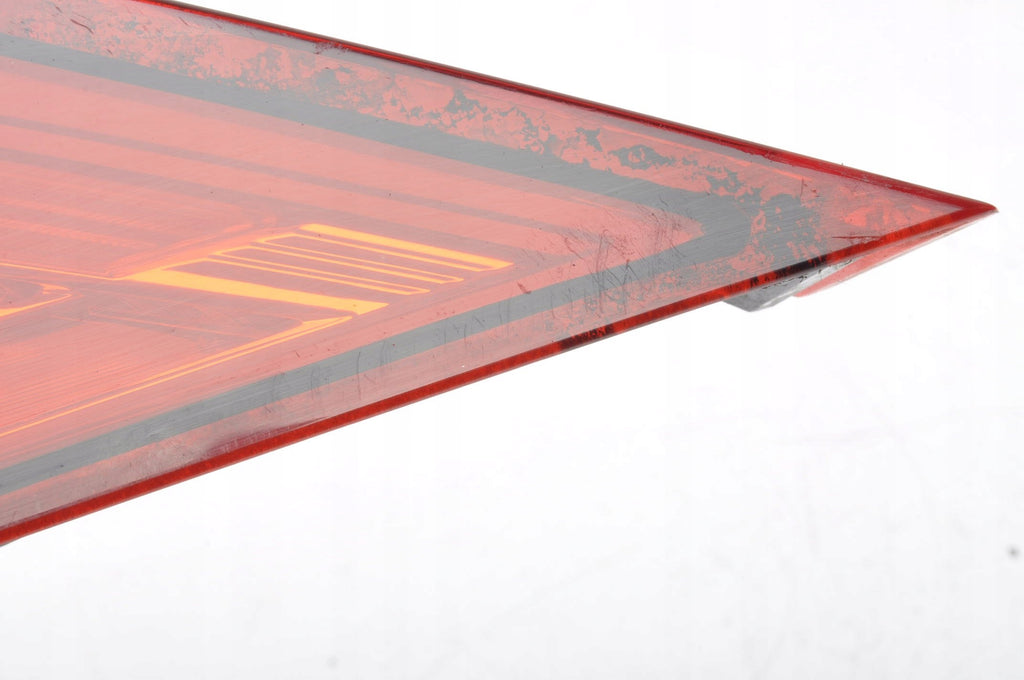 VOLVO V60 II LAMP RIGHT REAR FLAP 32228903