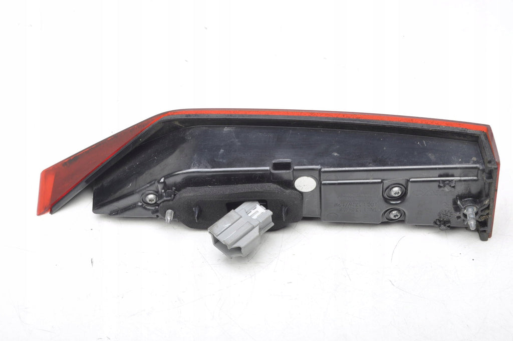 VOLVO V60 II LAMP RIGHT REAR FLAP 32228903
