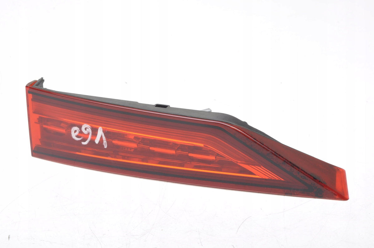 VOLVO V60 II LAMP RIGHT REAR FLAP 32228903