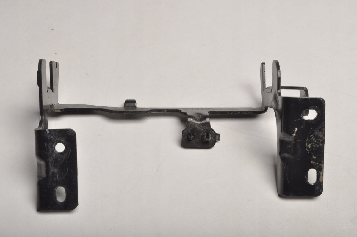 VOLVO V60 II MOUNTING BRACKET FOR EXPANSION TANK 31338465