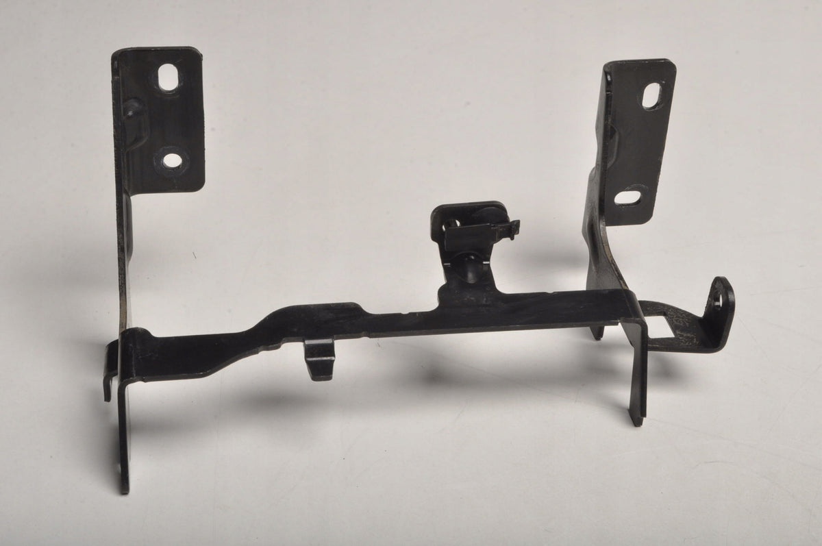 VOLVO V60 II MOUNTING BRACKET FOR EXPANSION TANK 31338465