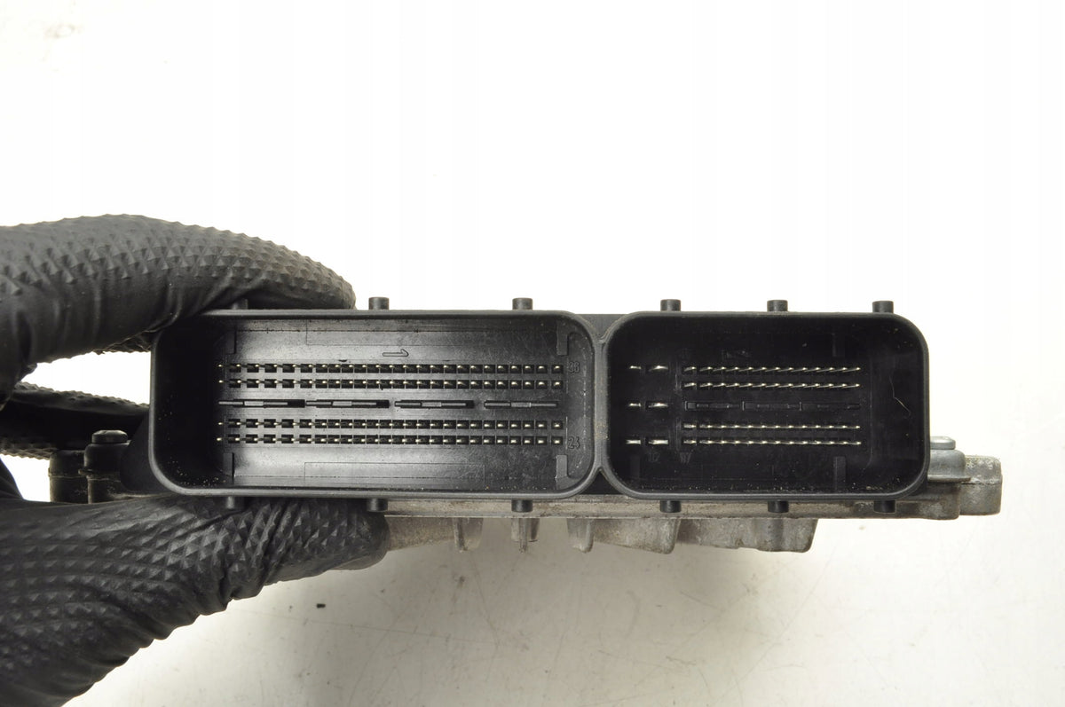 VOLVO V60 XC60 I 2.4 D5 220KM COMPUTER ENGINE DRIVER 31392982