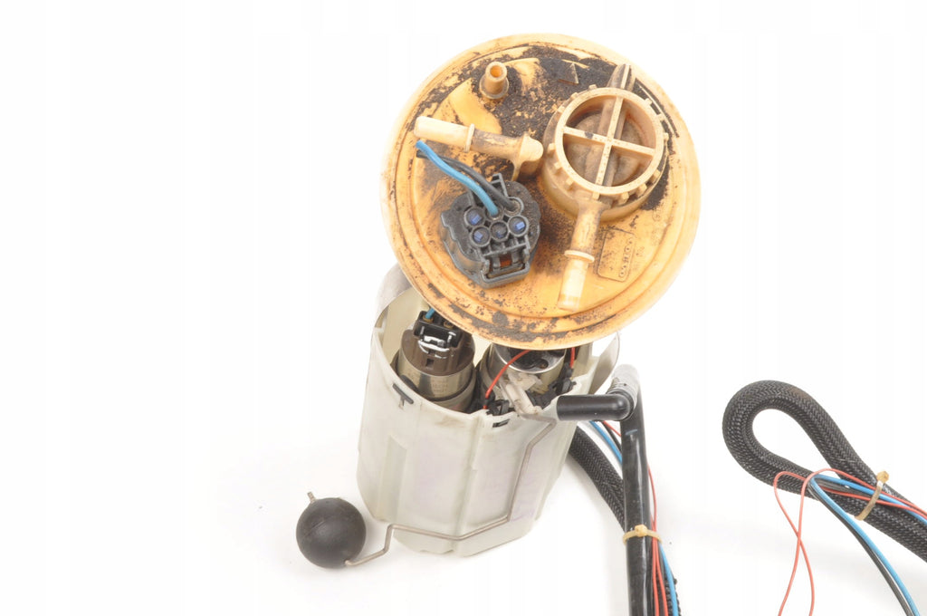 VOLVO V70 II S60 I S80 I V70 II XC70 I XC90 I R 2,5T FUEL PUMP 30761744