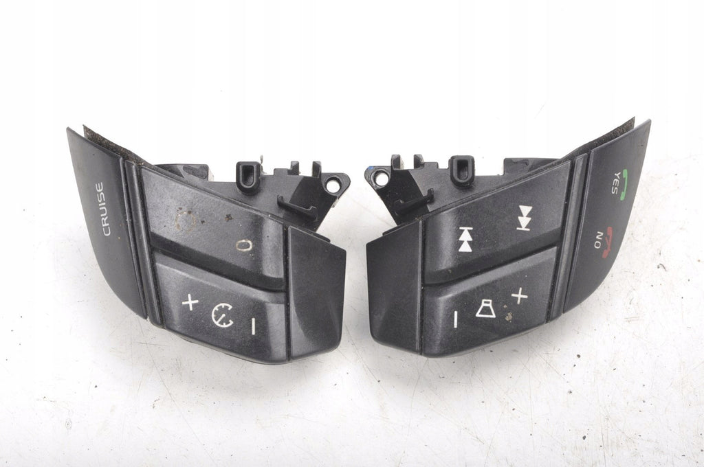 VOLVO V70 II STEERING WHEEL BUTTONS 8685489 8685483 8685478 SET