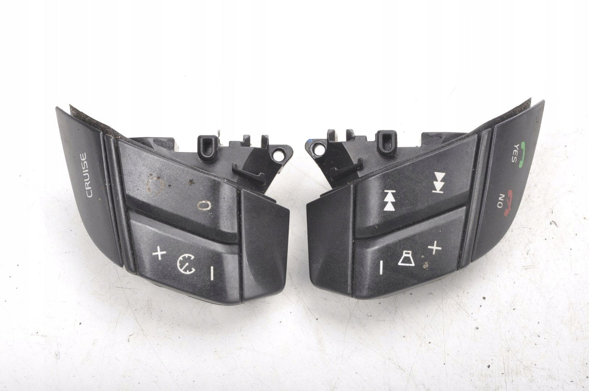 VOLVO V70 II STEERING WHEEL BUTTONS 8685489 8685483 8685478 SET