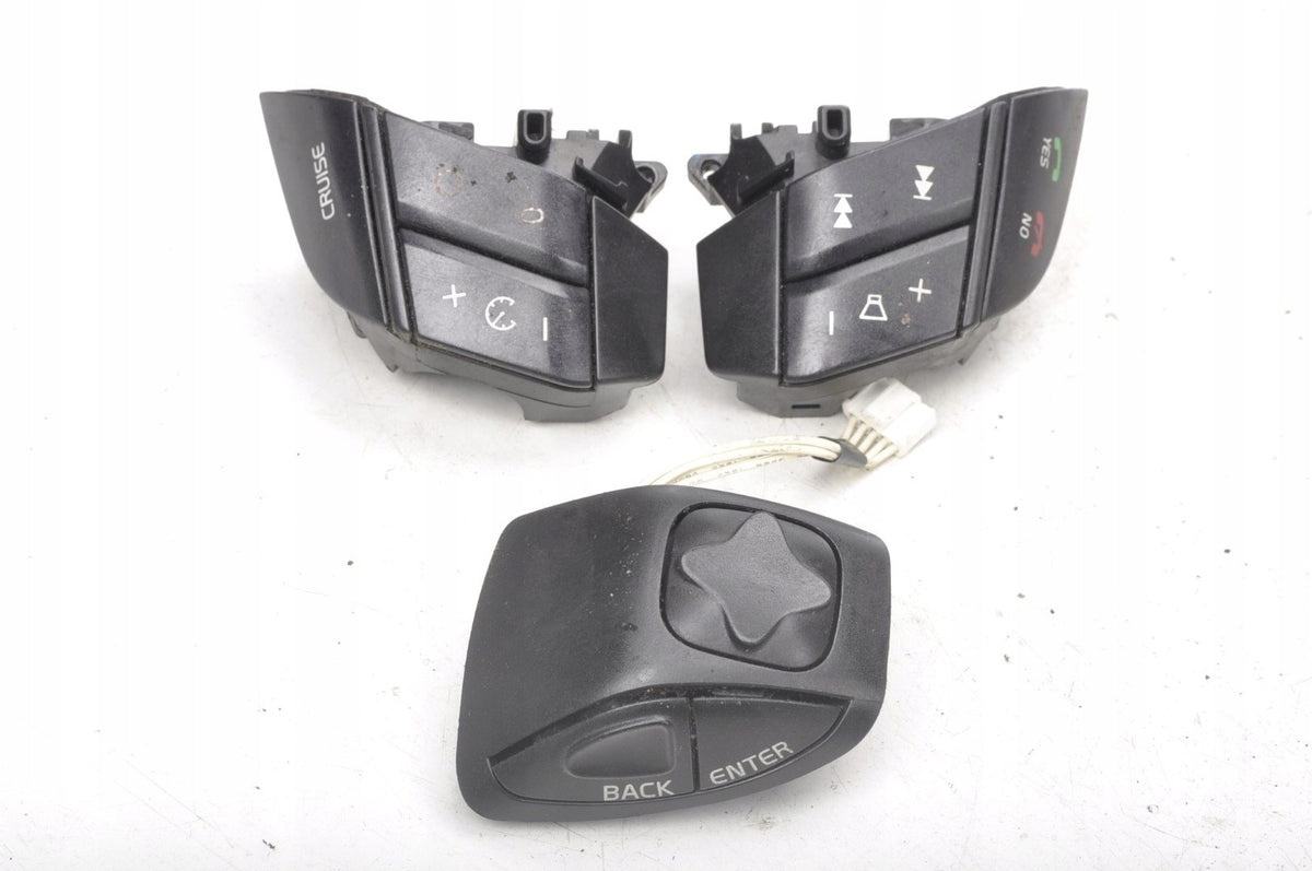 VOLVO V70 II STEERING WHEEL BUTTONS 8685489 8685483 8685478 SET