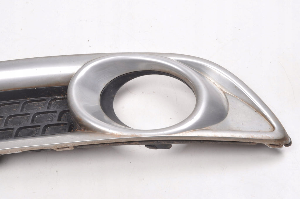 VOLVO V70 III FRAME HALOGEN GRILLE LEFT R-DESIGN 30733034