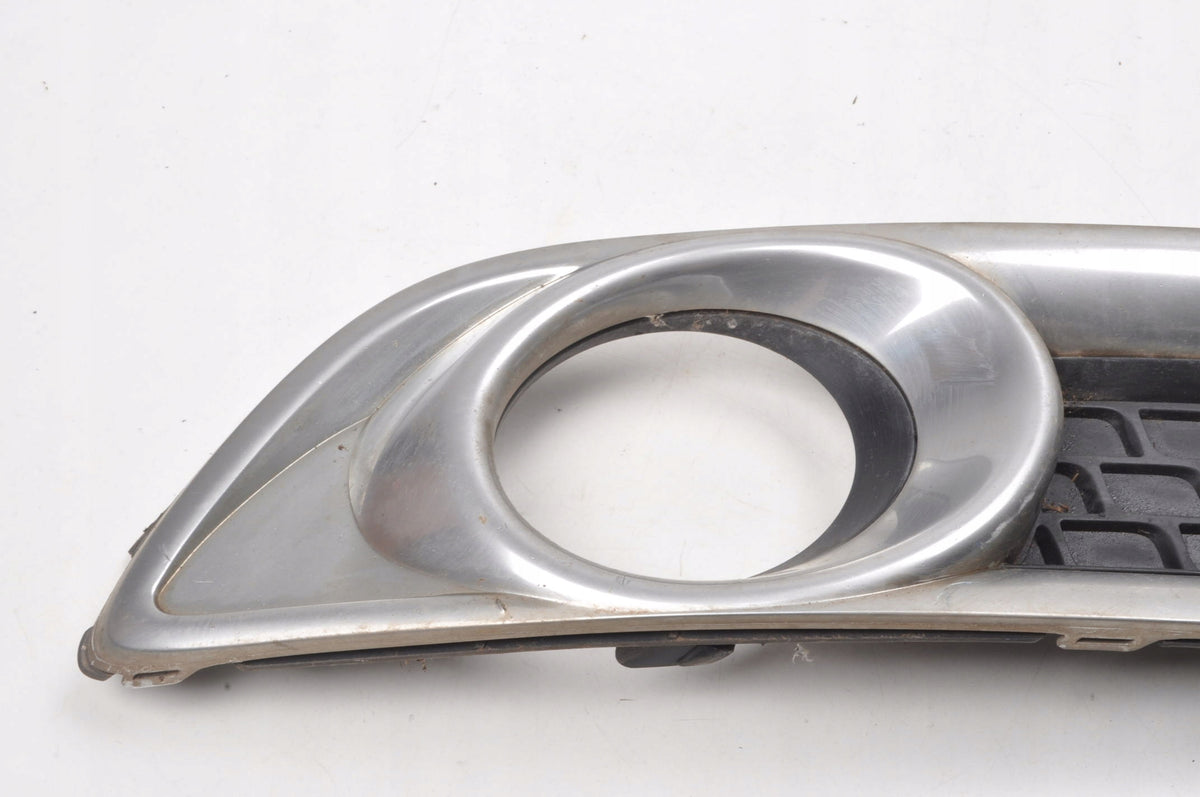 VOLVO V70 III FRAME HALOGEN GRILLE RIGHT R-DESIGN 30733035