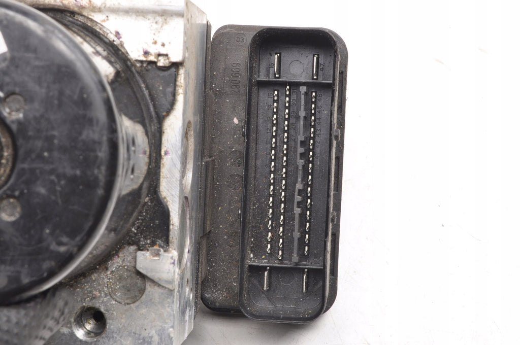 VOLVO V70 III PUMP ABS 31423347