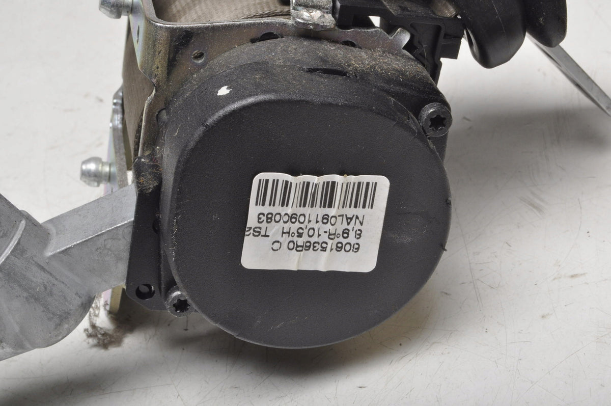 VOLVO V70 III SEAT BELT RIGHT REAR 2 ROW 39859395