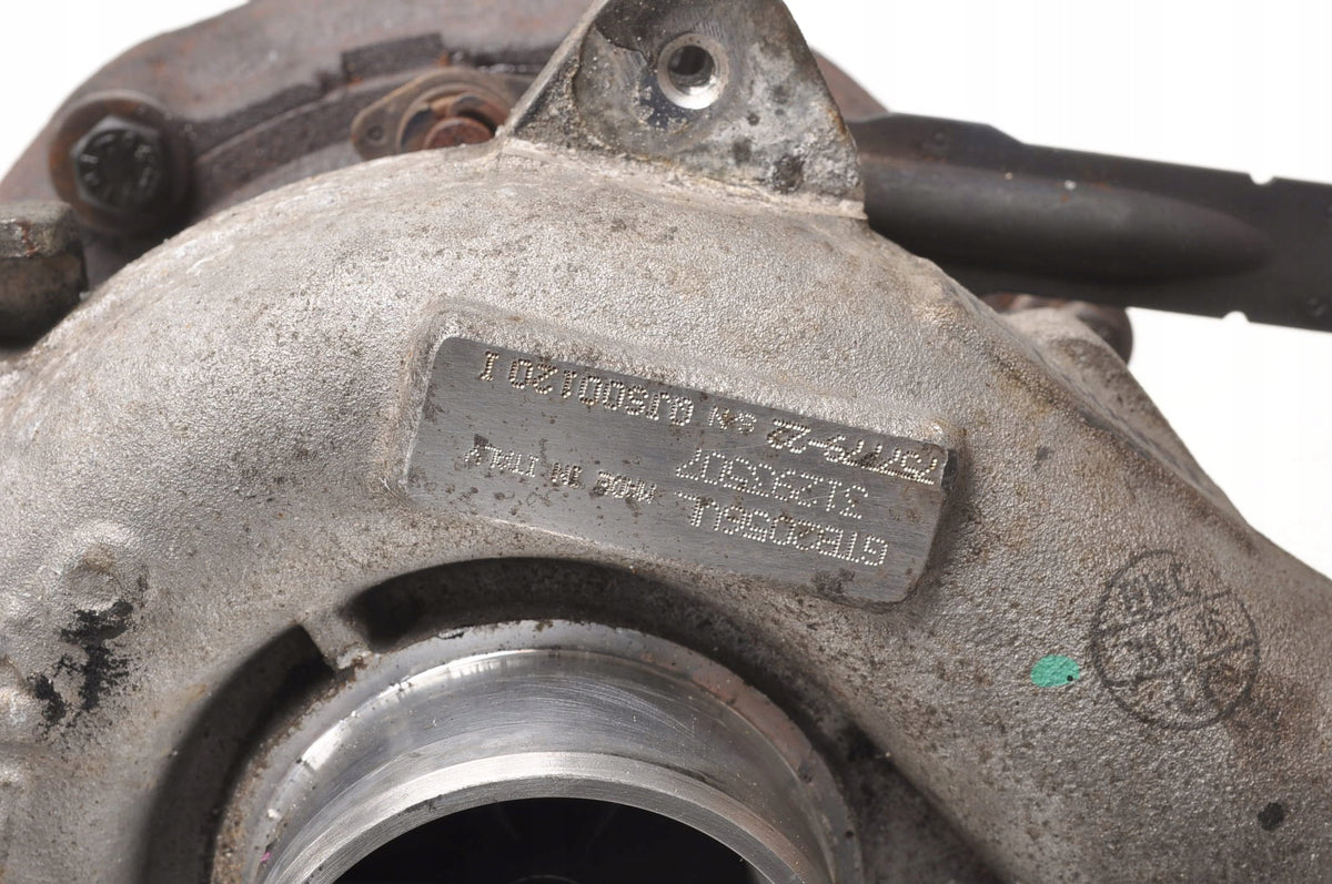 VOLVO V70 S80 XC70 XC90 2.4 D5 200KM TURBOCHARGER TURBINE 31293507