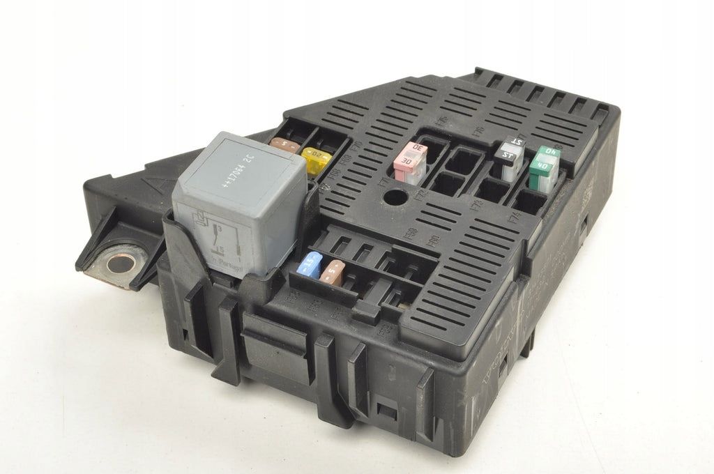 VOLVO V90 II S90 2.0 D5 FUSE BOX 31473571