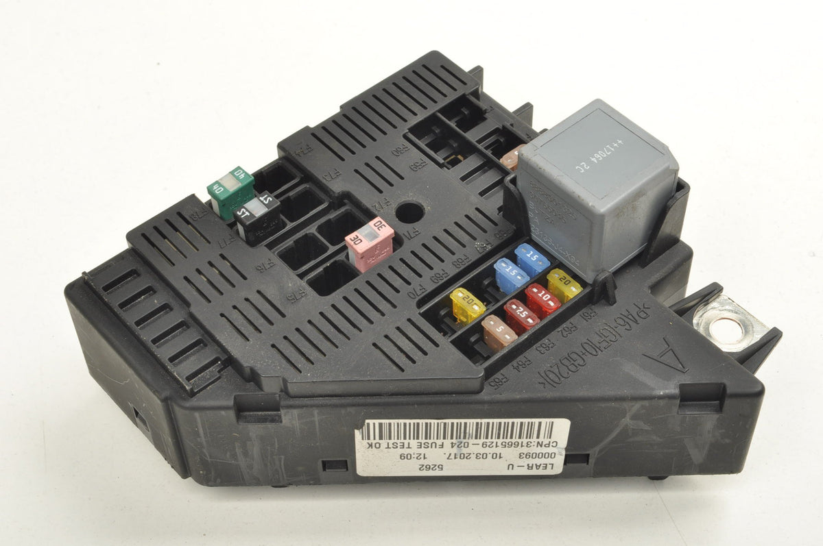 VOLVO V90 II S90 2.0 D5 FUSE BOX 31473571
