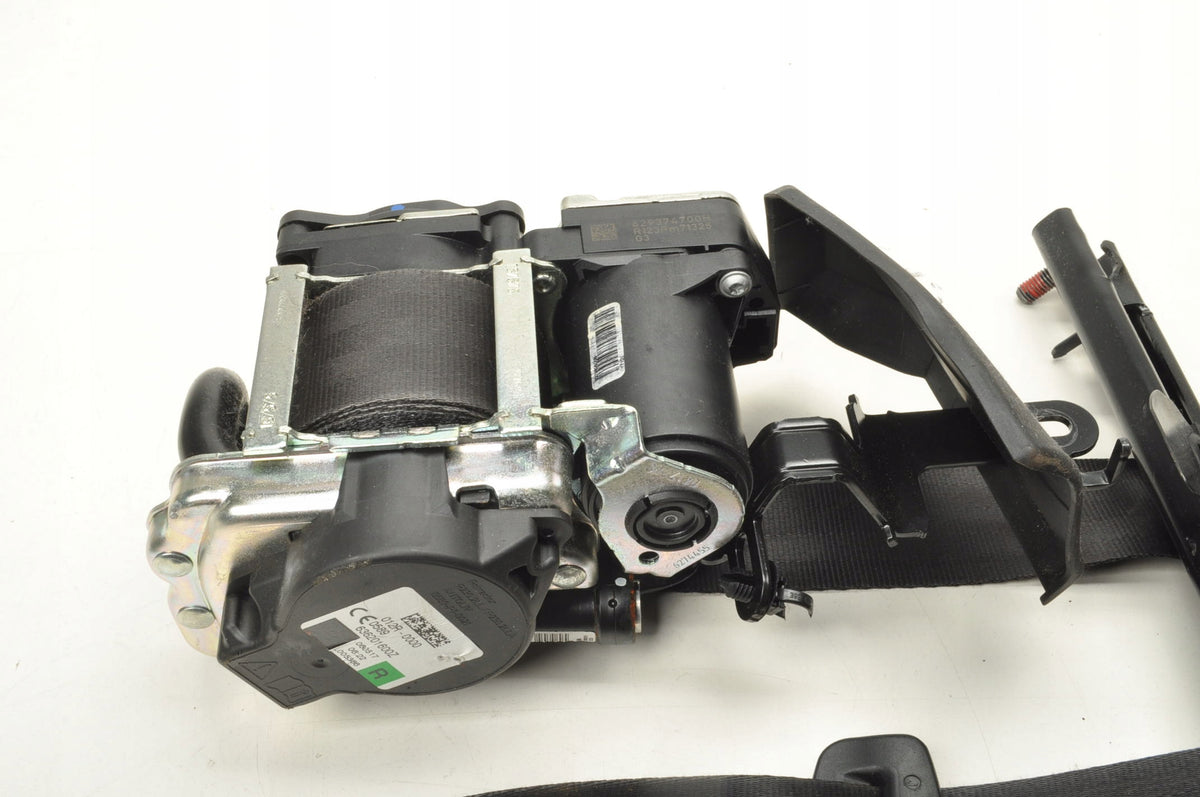 VOLVO V90 II SEAT BELT RIGHT FRONT 31675248
