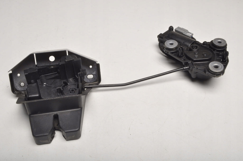 VOLVO V90 II TAILGATE LOCK 31349975