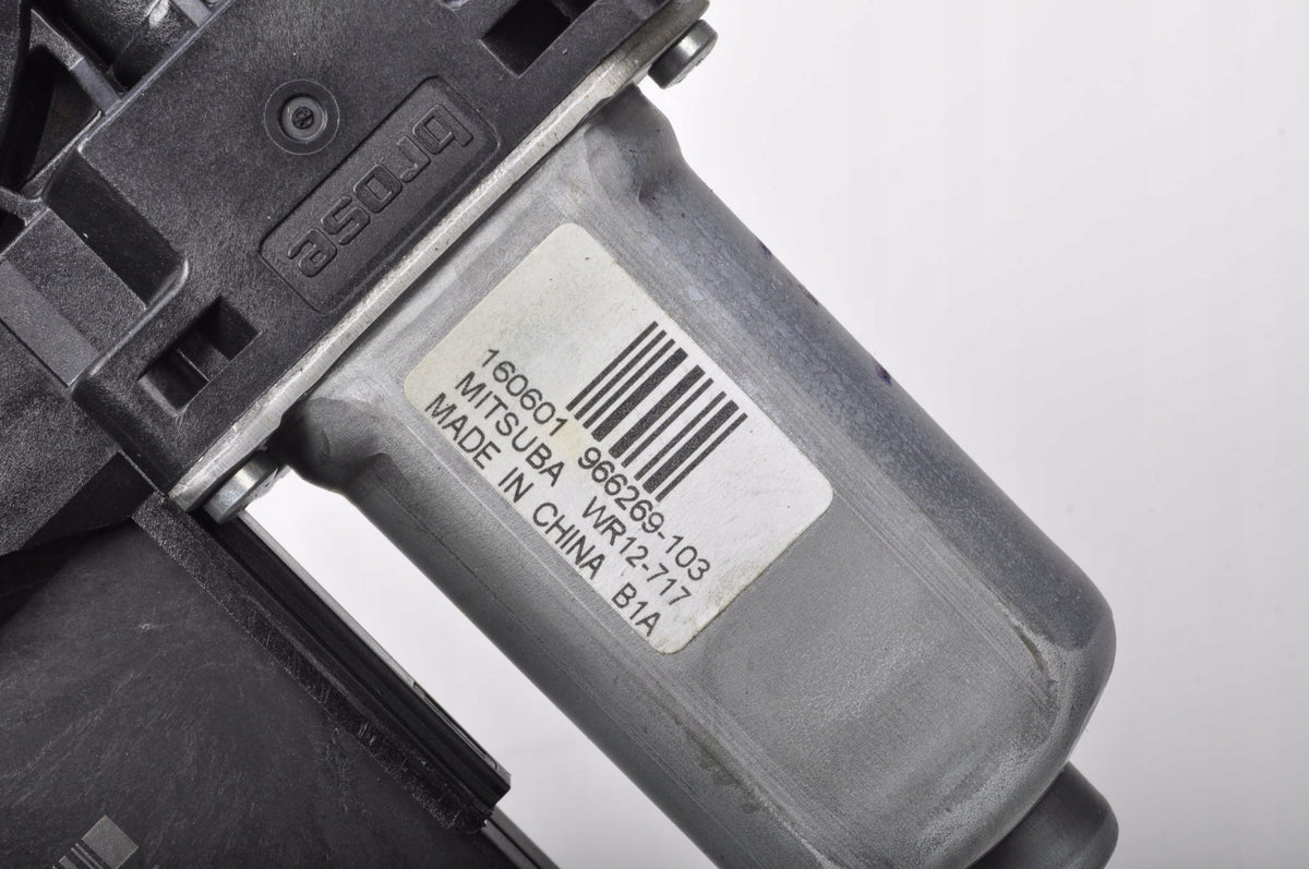 VOLVO V90 II WINDSCREEN MOTOR RIGHT FRONT 31453357