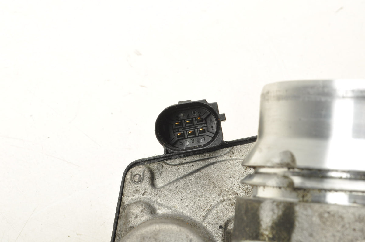 VOLVO XC40 1.5 T3 12V 163KM THROTTLE 31465702