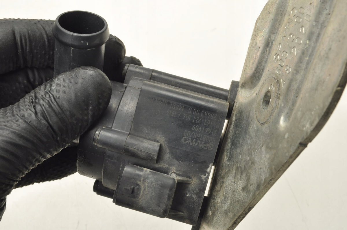 VOLVO XC40 1.5 T3 12V 163KM WATER PUMP 31461909