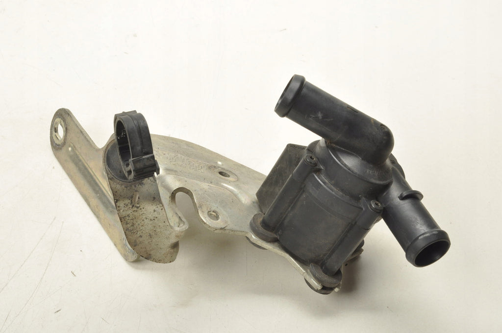 VOLVO XC40 1.5 T3 12V 163KM WATER PUMP 31461909