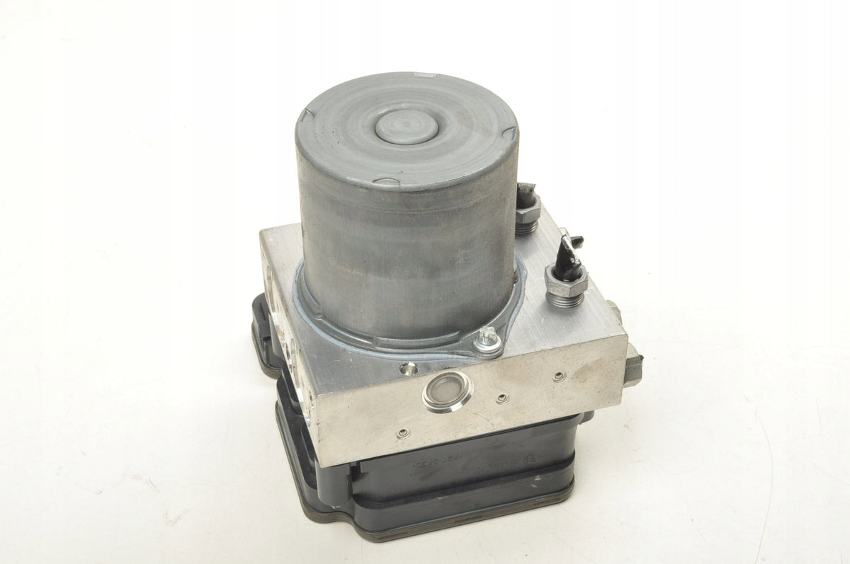 VOLVO XC40 1.5 T3 ABS PUMP 32281471