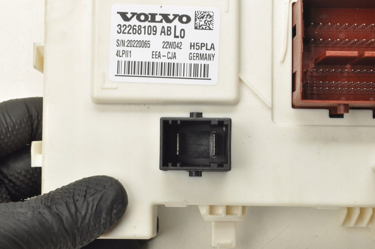 VOLVO XC40 1.5 T3 BOX MODULE BSI 32268109