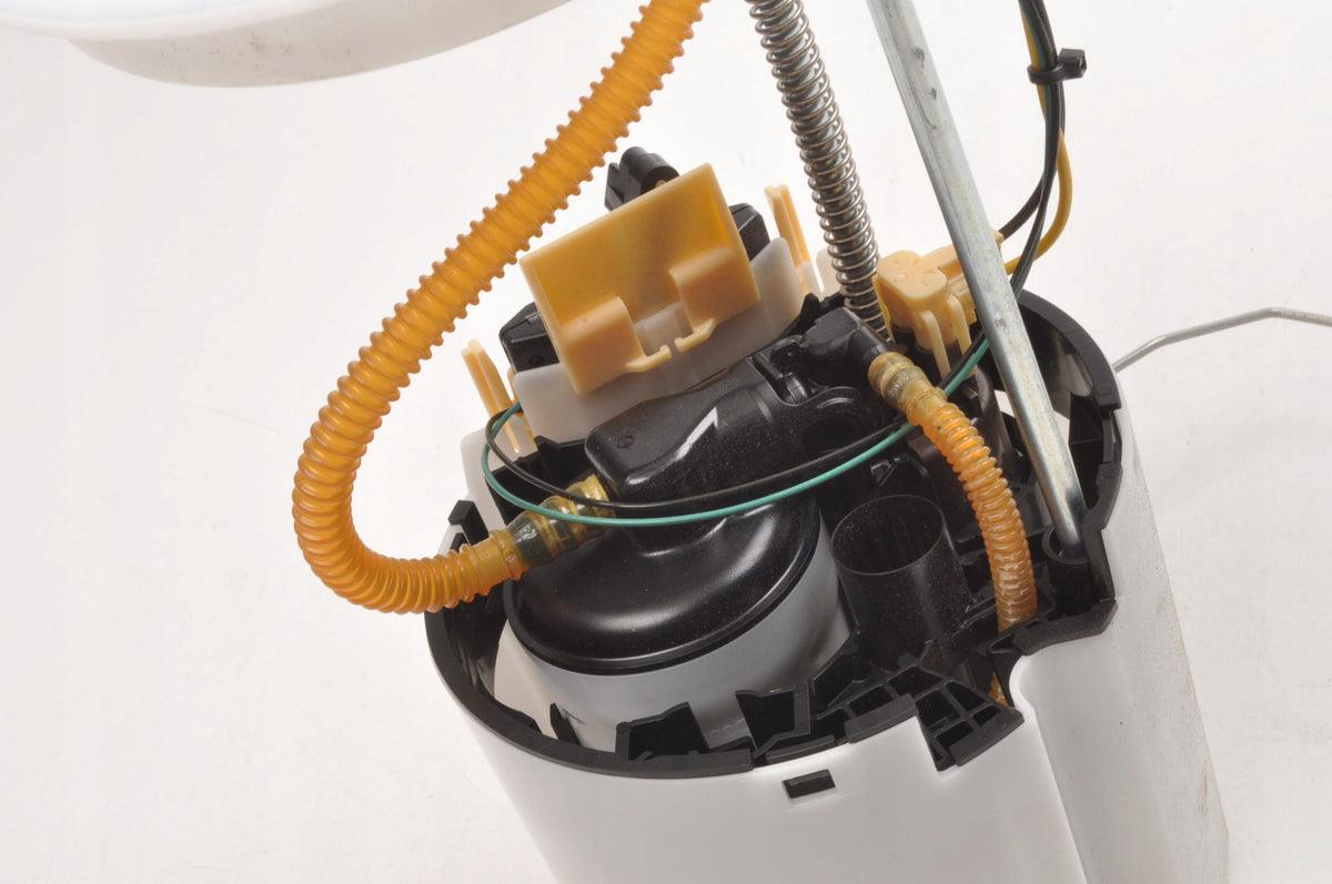 VOLVO XC40 1.5 T3 FUEL PUMP 32203667