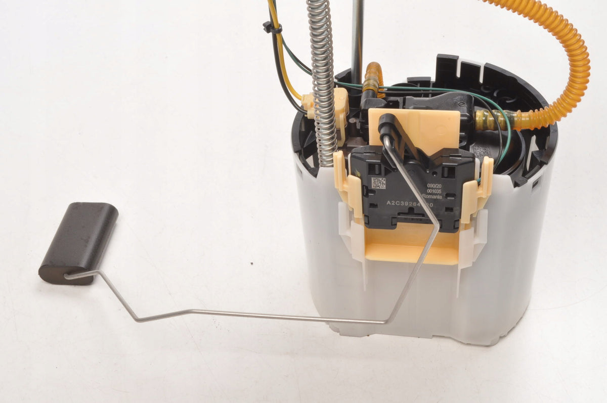 VOLVO XC40 1.5 T3 FUEL PUMP 32203667