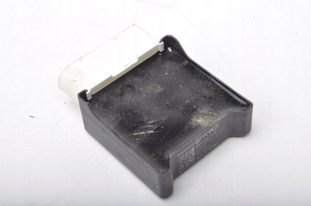 VOLVO XC40 1.5 T3 FUEL PUMP CONTROLLER 32203752