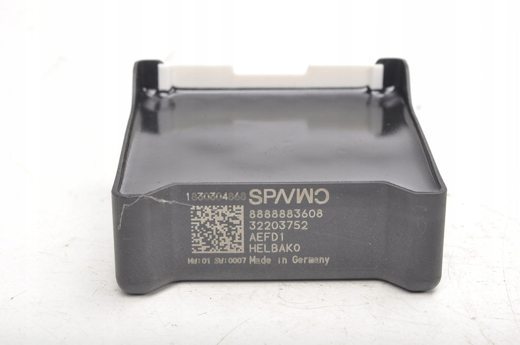 VOLVO XC40 2.0 T FUEL PUMP CONTROLLER 32203752