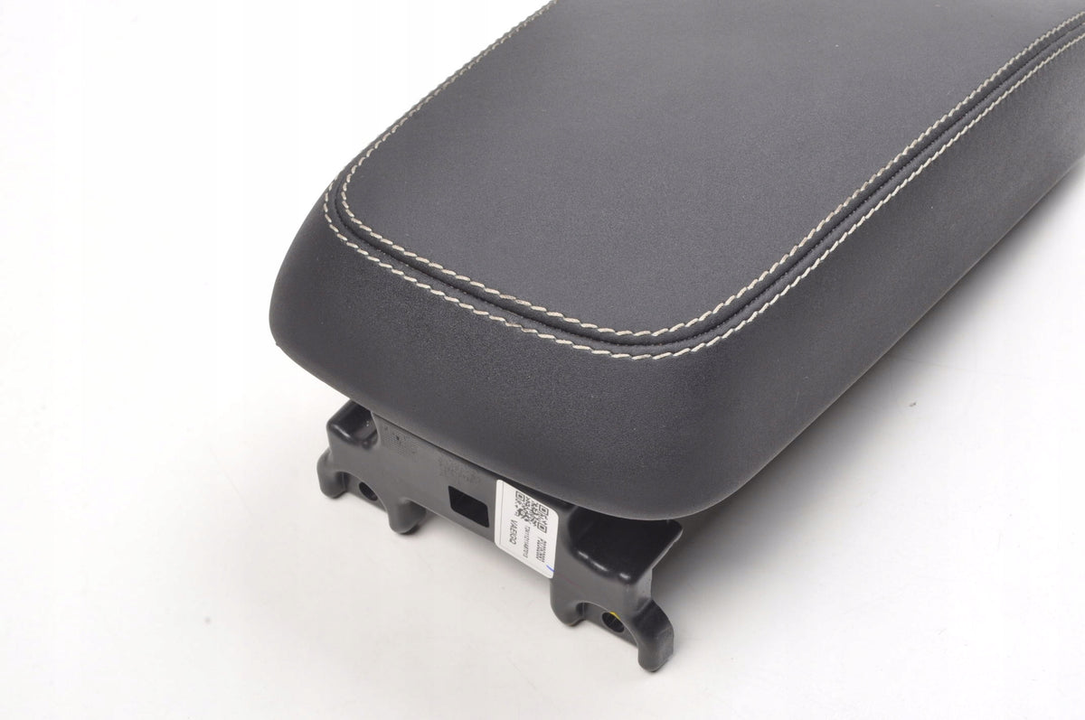 VOLVO XC40 ARMREST 32352693 2025R LIFT