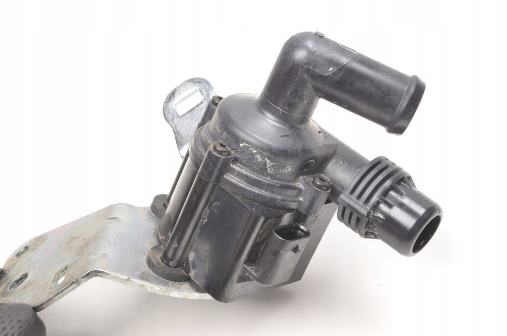 VOLVO XC40 B4 Mild-Hybrid WATER PUMP 32324819 2026