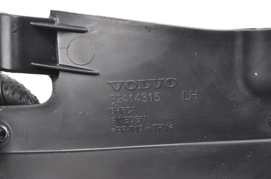 VOLVO XC40 FENDER GUARD PLASTIC LEFT 32414315 2025R