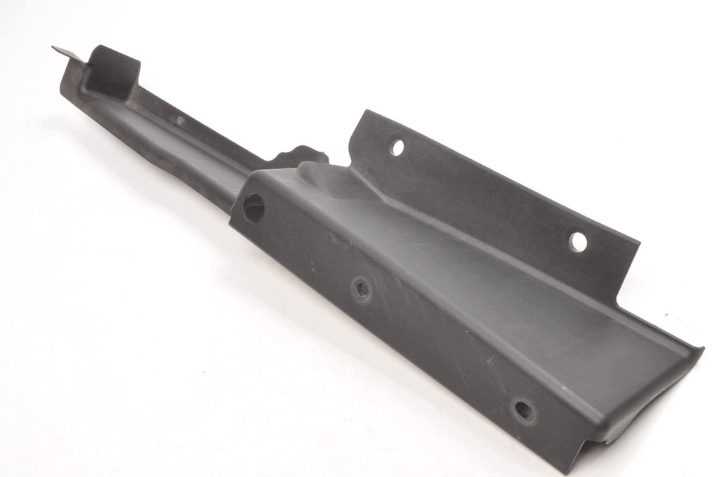 VOLVO XC40 FENDER GUARD RIGHT 32131858