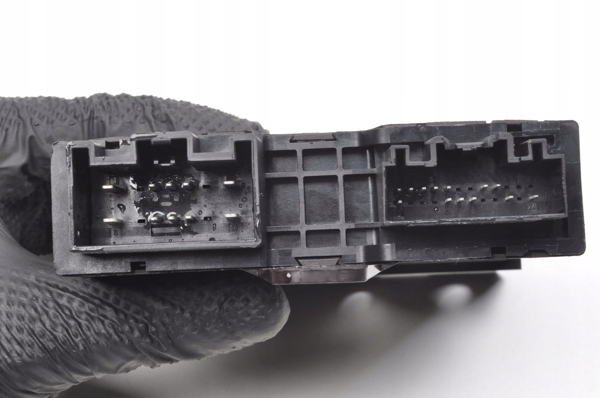 VOLVO XC40 FLAP CONTROLLER MODULE 2025R 32384828