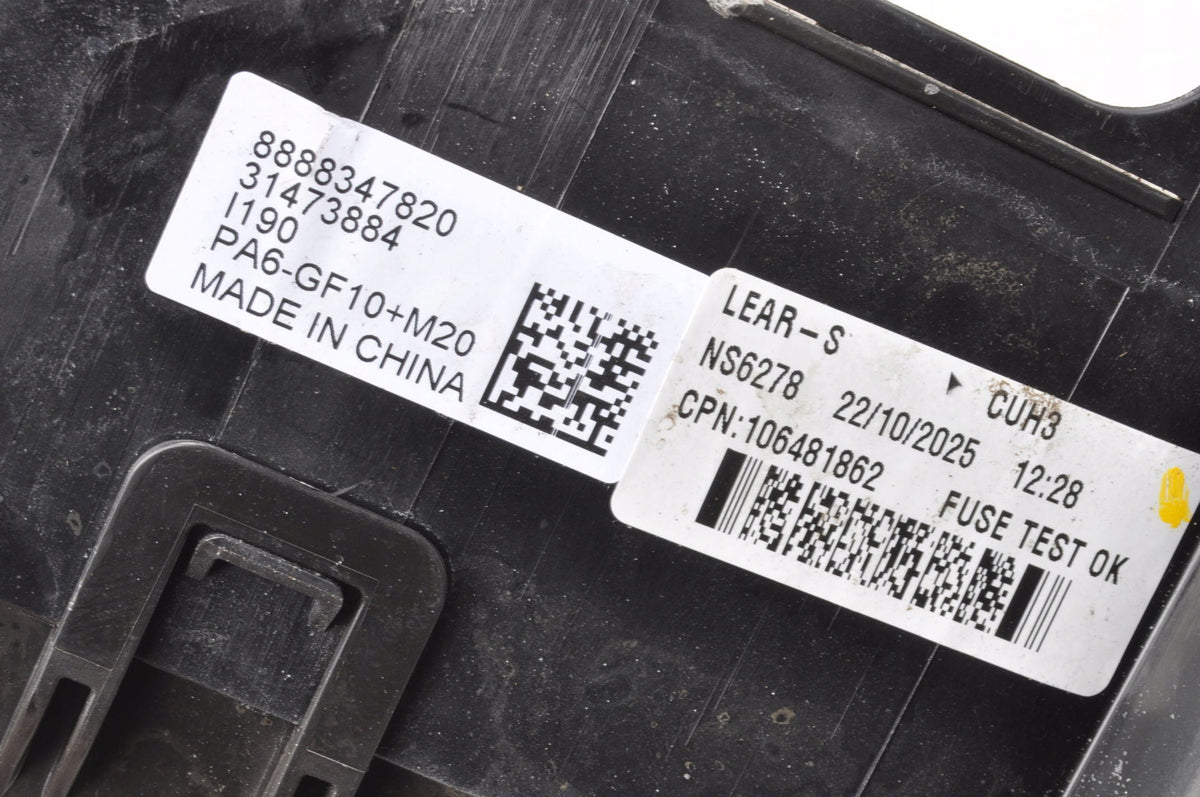 VOLVO XC40 FUSE BOX 31473884 2026R