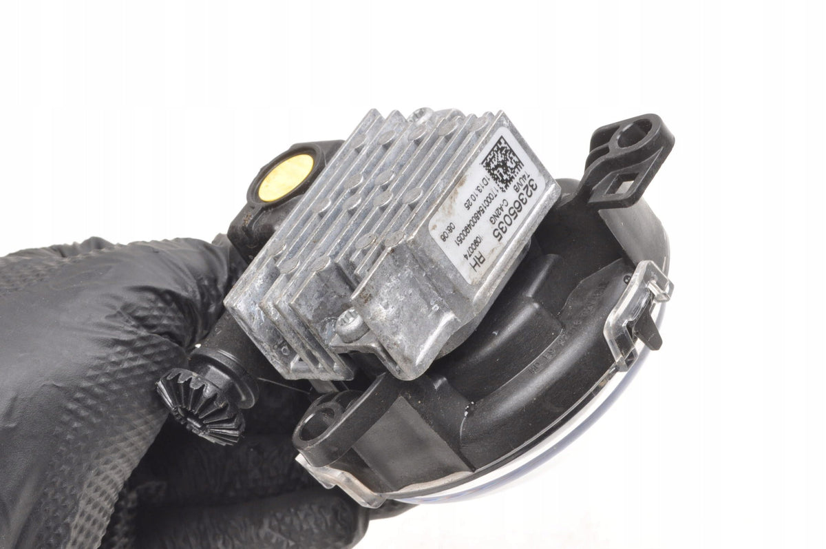 VOLVO XC40 HALOGEN RIGHT 32365035