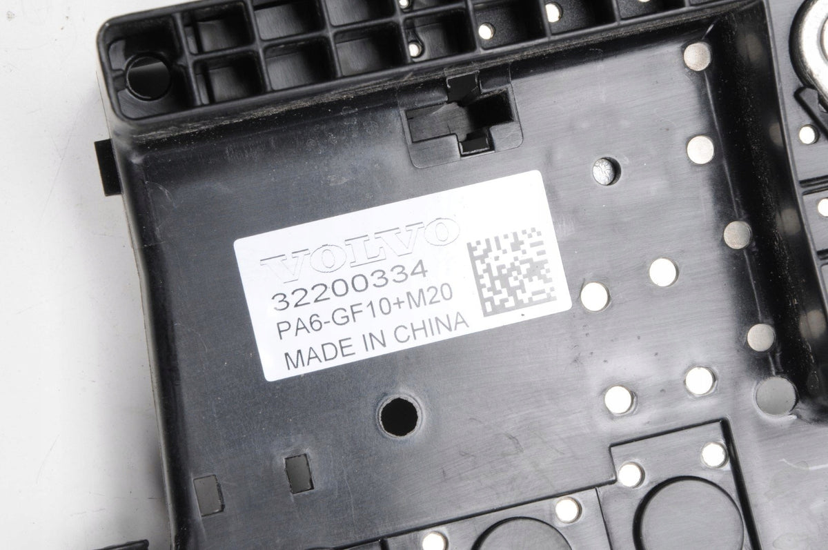 VOLVO XC40 II BATTERY CONTROLLER MODULE 32200334