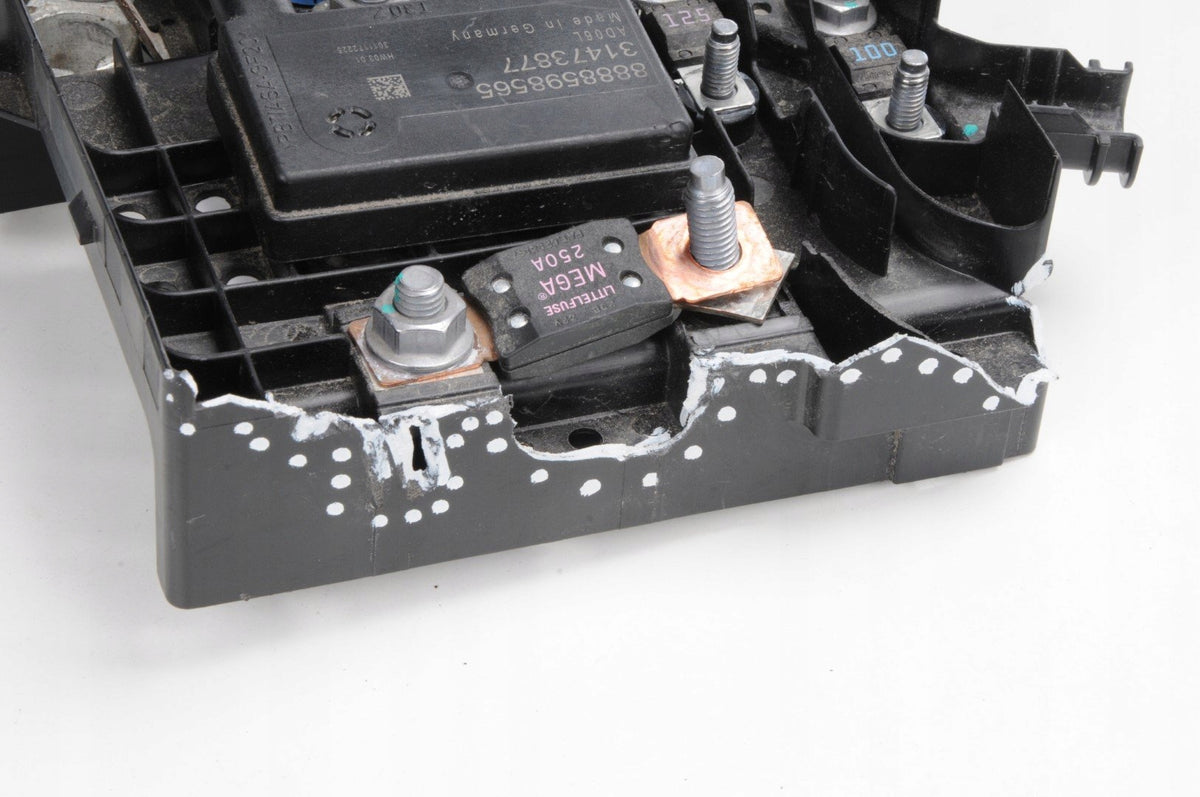VOLVO XC40 II BATTERY CONTROLLER MODULE 32200334