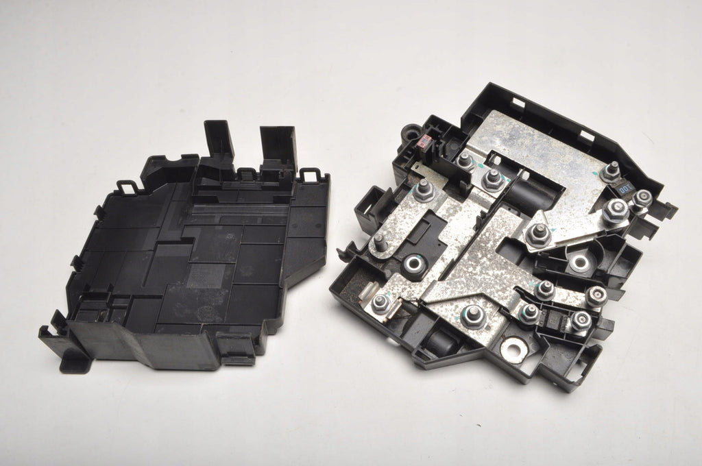 VOLVO XC40 II FUSE BOX 32265898