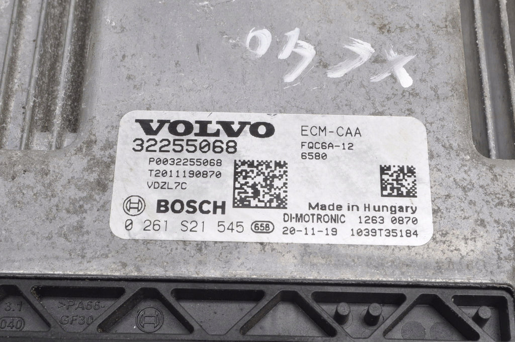 VOLVO XC40 II T5 Plug-in Hybrid 1.5 COMPUTER ENGINE CONTROLLER 32255068 21R